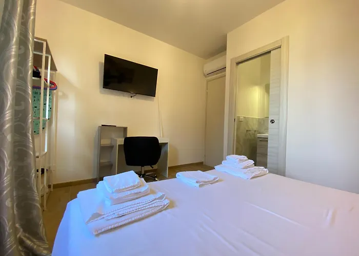 Urban Nest Skyline Retreat 4* Bolonya