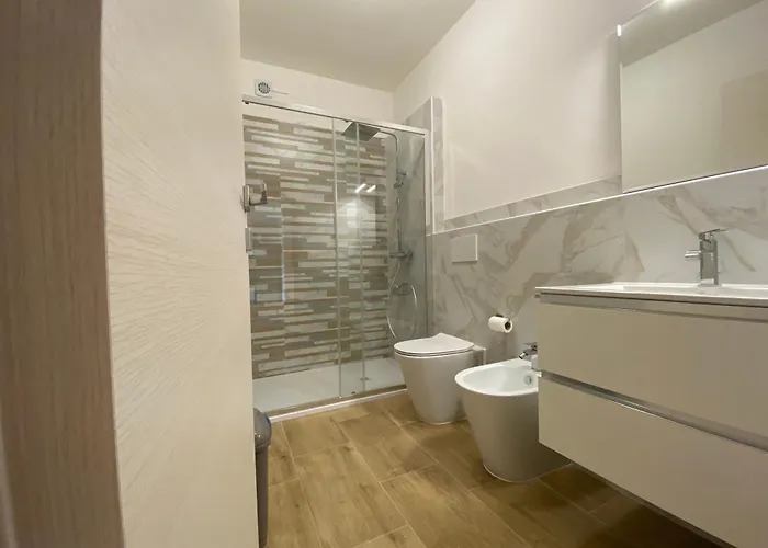 Urban Nest Skyline Retreat