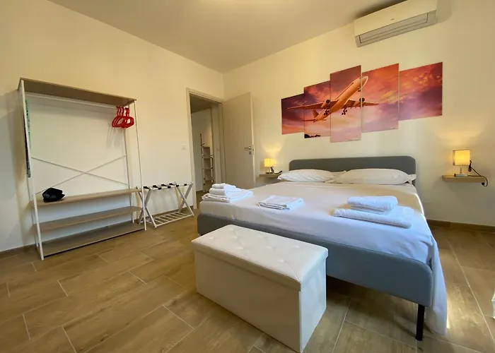 Urban Nest Skyline Retreat Konukevi Bolonya