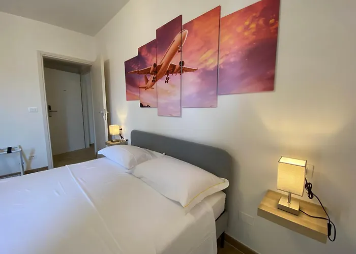 Urban Nest Skyline Retreat Болонья