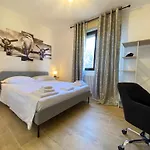 Urban Nest Skyline Retreat Πανσιόν