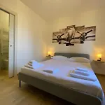 Urban Nest Skyline Retreat
